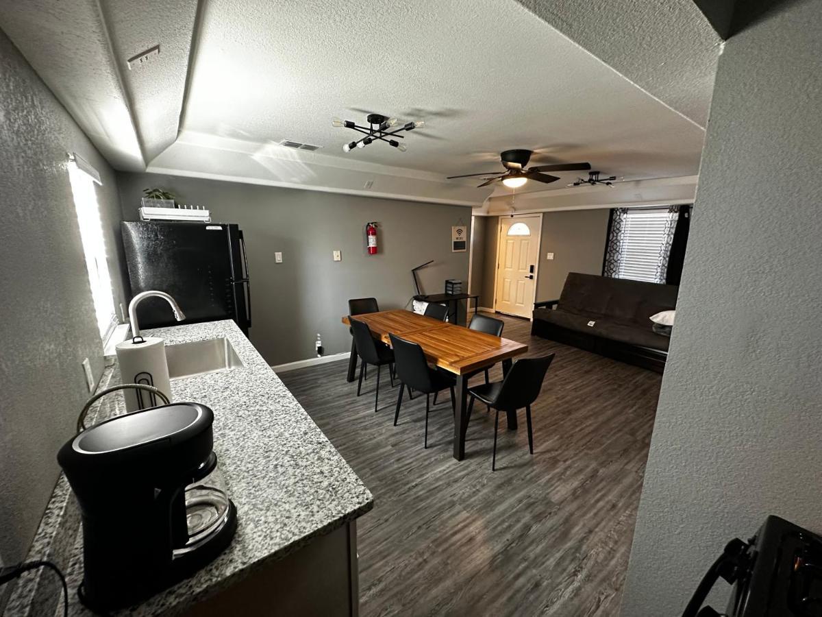 Hess St Apartment San Antonio Exterior photo